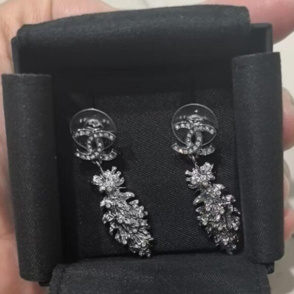 Chanel Pendant earrings - Picture 5 of 8